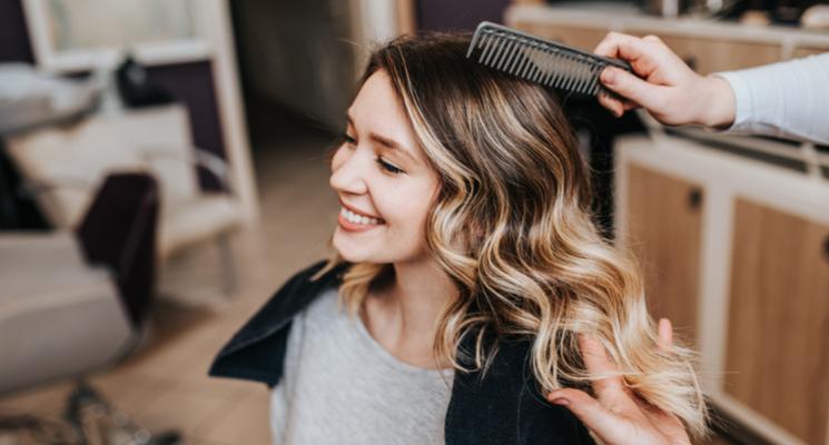 What Hair Salon Services Can You Get at Home in Abu Dhabi?