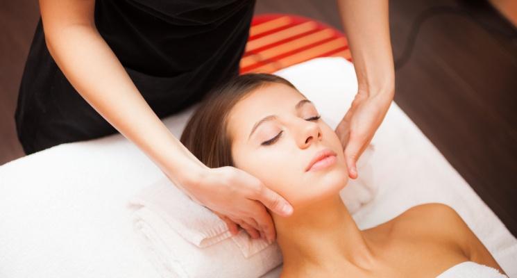 Swedish Massage in Dubai: Techniques, Benefits, and Precautions 